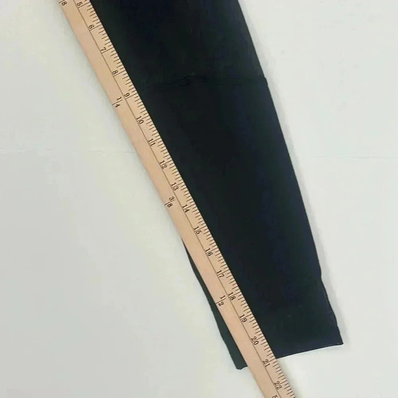 Victoria Sport Knockout Capri Leggings with mesh design on the legs - Picture 7 of 10